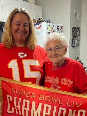 Cancer is Cancer and it all sucks.. Mom loved cheering on the Chiefs..