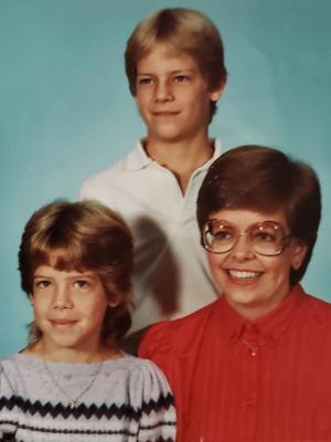 Hendrickson Family Photo, circa 1982?